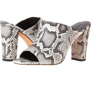 2/$60 Vince Sahara Snakeprint Leather Heel NWT